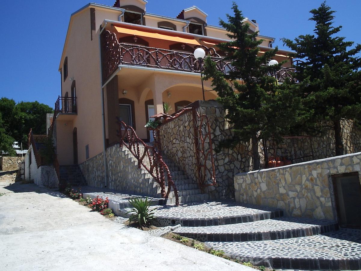 Katarina Apartments And Rooms Sibinj Krmpotski Luaran gambar