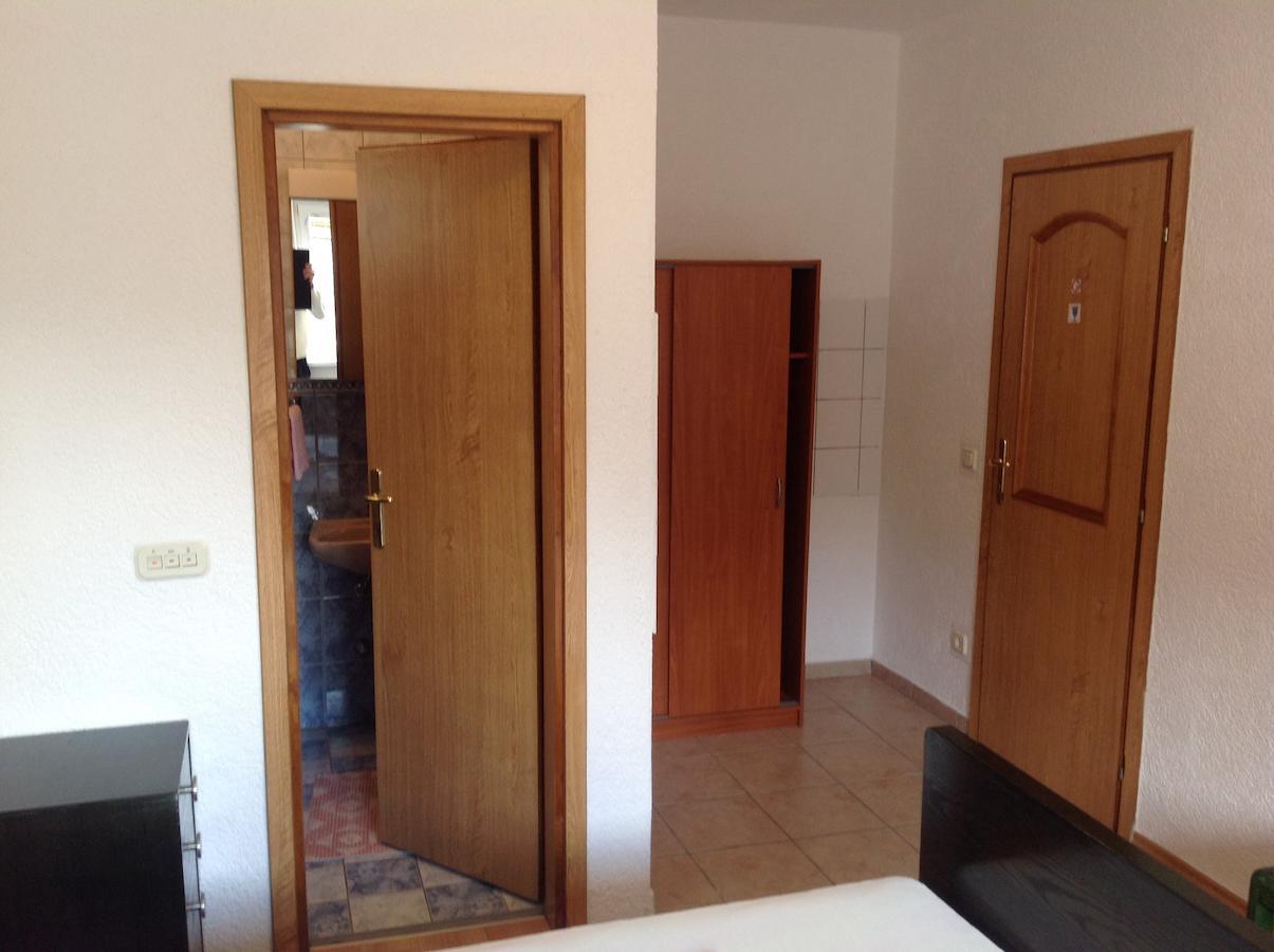 Katarina Apartments And Rooms Sibinj Krmpotski Bilik gambar