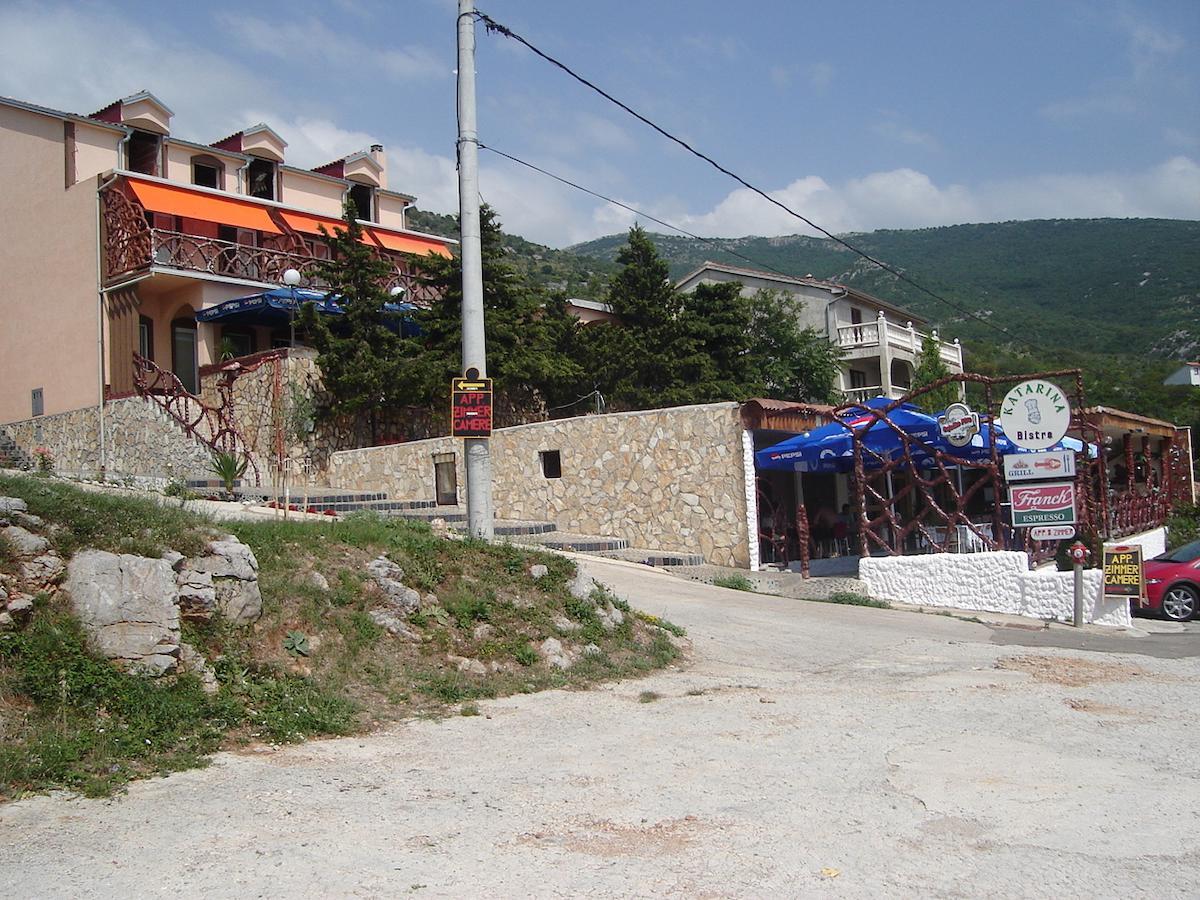 Katarina Apartments And Rooms Sibinj Krmpotski Luaran gambar