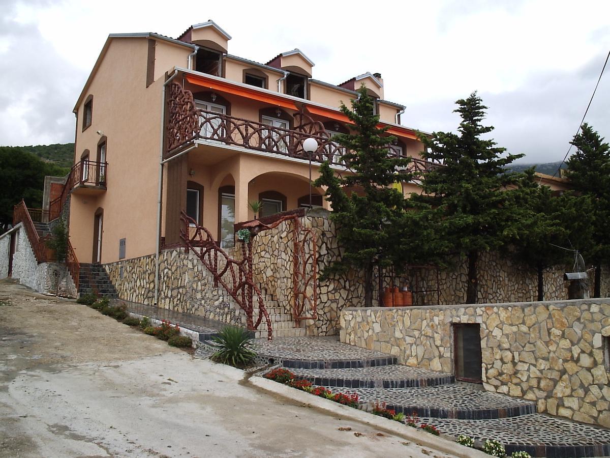 Katarina Apartments And Rooms Sibinj Krmpotski Luaran gambar
