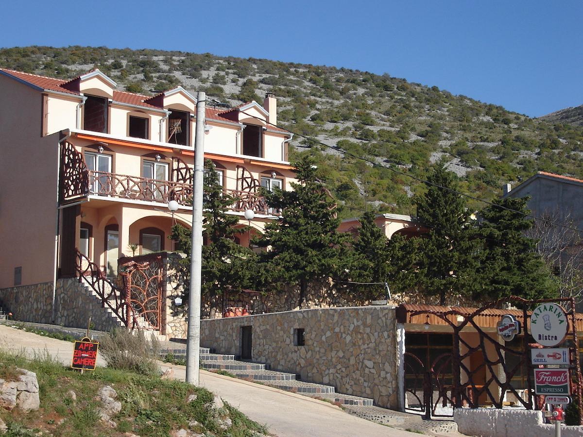 Katarina Apartments And Rooms Sibinj Krmpotski Luaran gambar